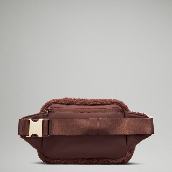 Lululemon Everywhere Belt Bag Large 2L $70 Fleece NWT NIP Brown Earth/Gold - Picture 4 of 6